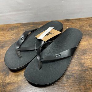 Reef Women's Cushion Court Faux Leather Flip-Flops Sandals, Solid Black Size 9